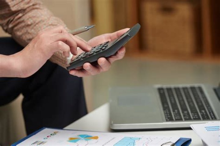 Are bookkeeping fees tax deductible?