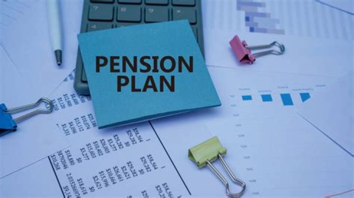 Are private pensions passed on to spouses?
