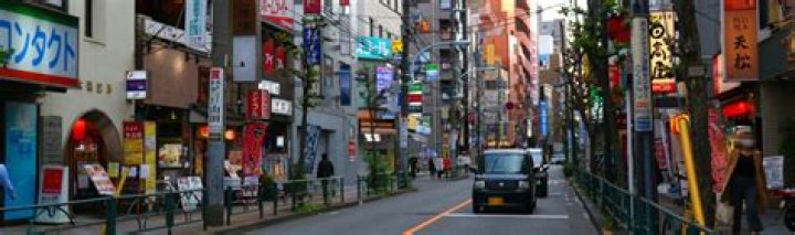 Can foreigners buy Akiya?