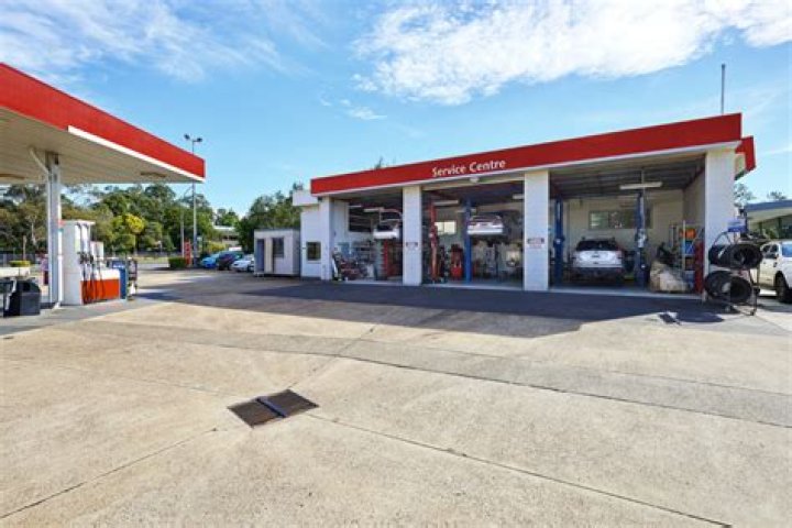 Do auto repair shops charge tax in California?