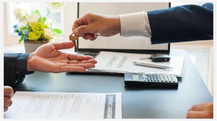 Does a cosigner have rights to the apartment?