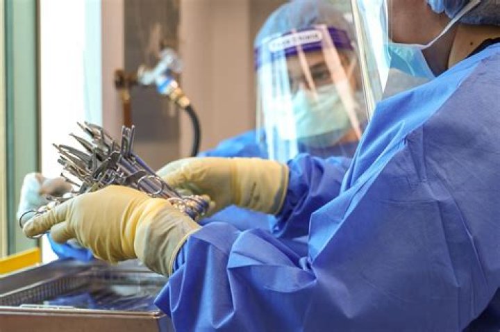 How much does a lab processing tech make?