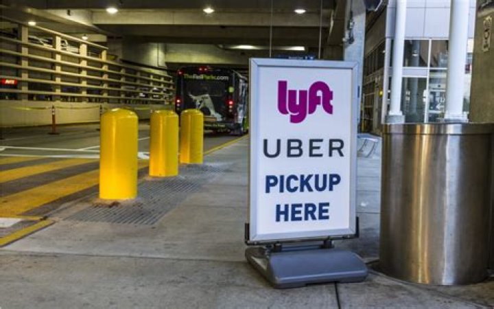 Is Lyft an independent contractor job?