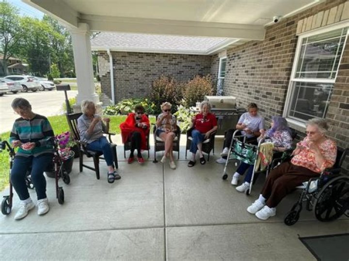 What is the average cost of a senior living facility?