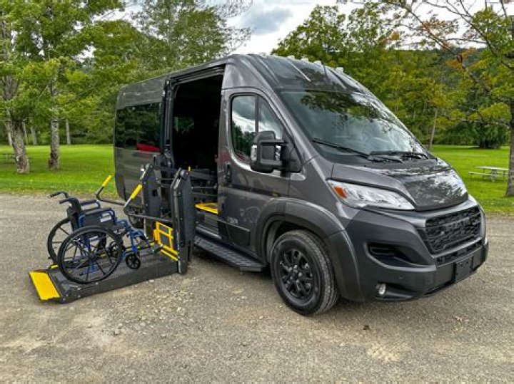 What is van wheelchair lift?
