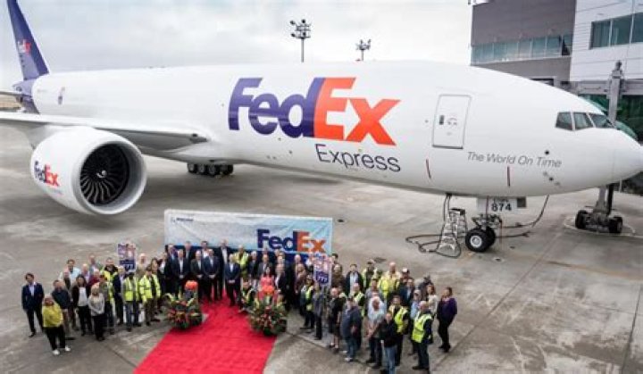 Where are FedEx pilots based?