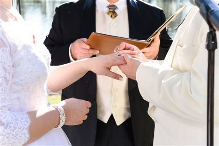 Who can legally officiate a wedding in Ohio?