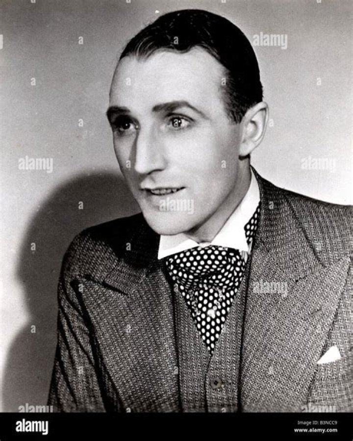 Who formed a partnership?